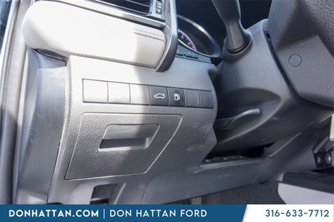 Used 2018 Toyota Camry L image 15