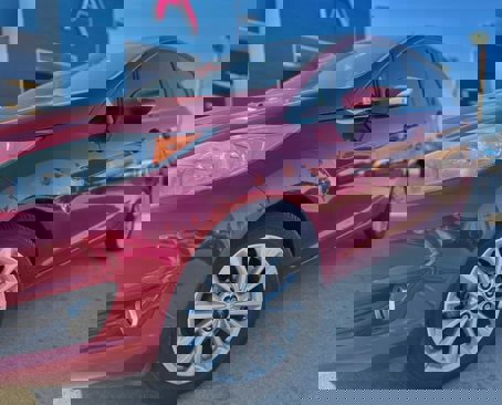 Used 2017 Ford Fiesta Titanium image 2