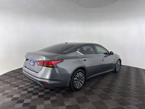 Used 2023 Nissan Altima 2.5 SV w/ SV Premium Package image 8