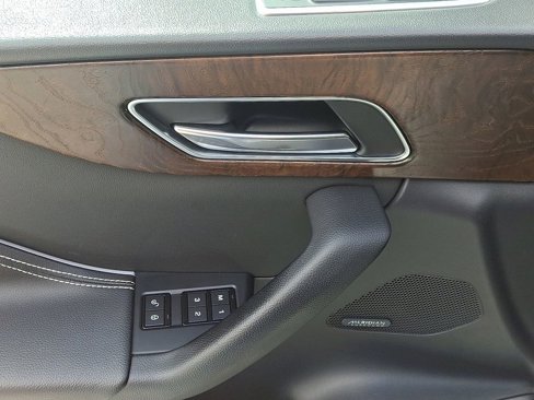 Used 2018 Jaguar F-PACE R-Sport image 14
