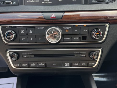 Used 2018 Kia Cadenza Technology image 27