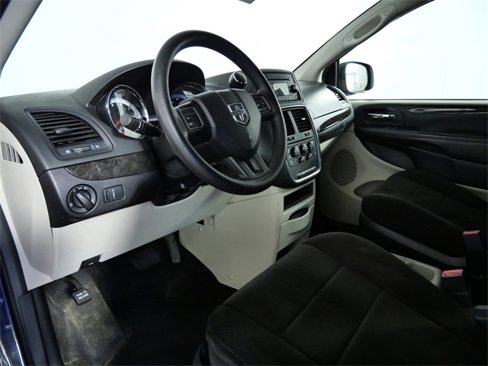 Used 2012 Dodge Grand Caravan SE image 16