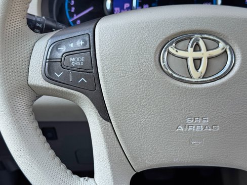 Used 2011 Toyota Sienna XLE image 20