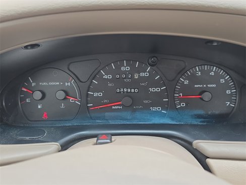 Used 2003 Ford Taurus SE image 12