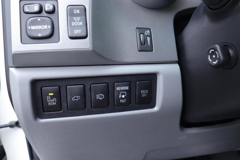 Used 2014 Toyota Sequoia Platinum image 32