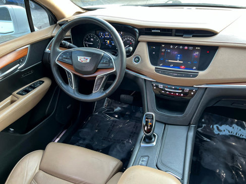 Used 2017 Cadillac XT5 Platinum w/ Driver Assist Package image 57