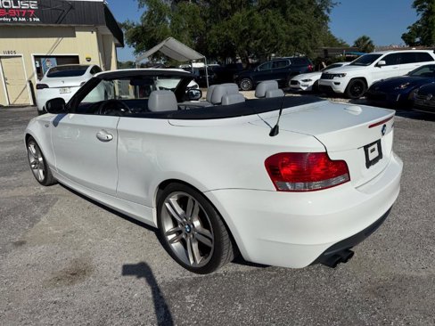 Used 2010 BMW 135i Convertible image 22