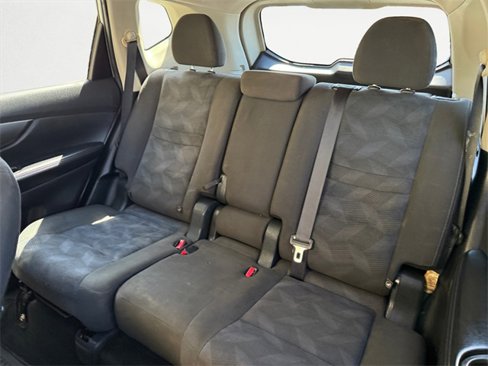 Used 2016 Nissan Rogue SV image 13
