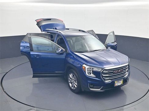 Used 2022 GMC Terrain SLT image 29
