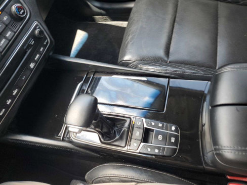 Used 2017 Kia Cadenza Limited image 31