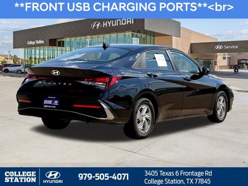 Used 2024 Hyundai Elantra SE image 9
