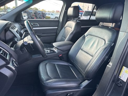 Used 2017 Ford Explorer XLT w/ Equipment Group 202A image 37