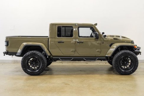 Used 2025 Jeep Gladiator Sport image 38