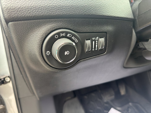 Used 2019 Jeep Compass Latitude image 16