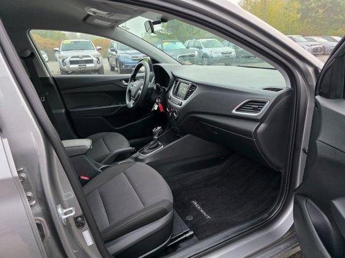 Used 2021 Hyundai Accent SEL image 11