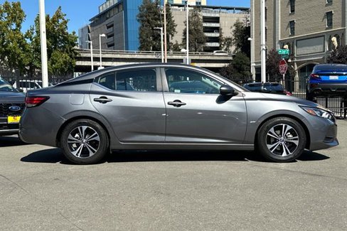 Used 2023 Nissan Sentra SV image 3