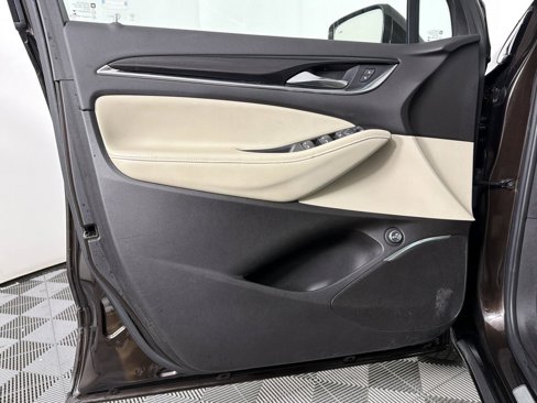 Used 2018 Buick Enclave Essence image 8
