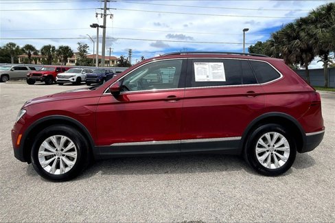 Used 2018 Volkswagen Tiguan SE w/ Panoramic Sunroof Package image 8