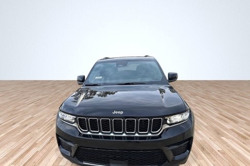 New 2025 Jeep Grand Cherokee Laredo X w/ Luxury Tech Group I image 3