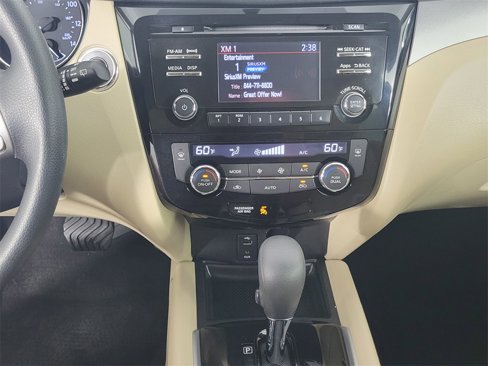 Used 2016 Nissan Rogue SV image 20