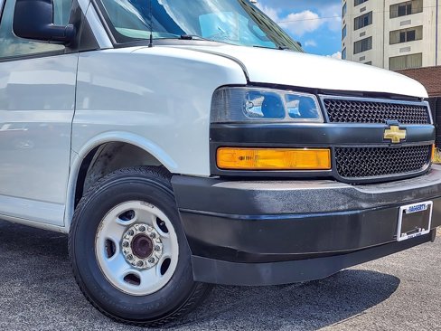 Used 2018 Chevrolet Express 2500 w/ Driver Convenience Package image 2