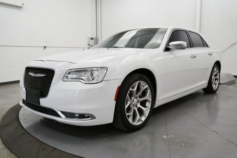 Used 2016 Chrysler 300 C Platinum image 3
