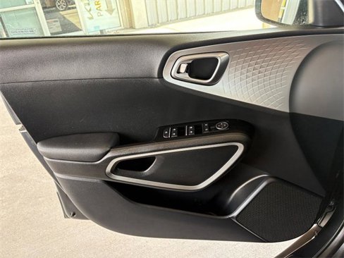 Used 2024 Kia Soul LX w/ LX Technology Package image 24