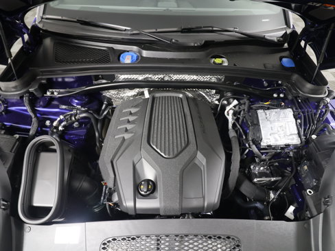 New 2025 Porsche Macan image 22