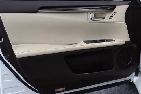 Used 2016 Lexus ES 350 image 12