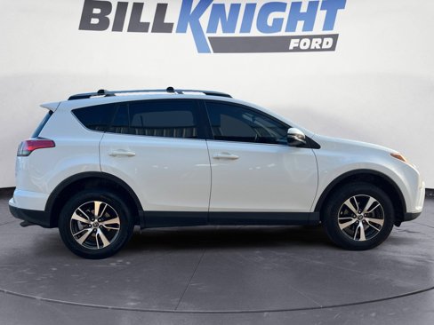 Used 2018 Toyota RAV4 XLE image 6