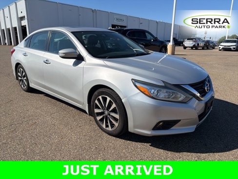 Used 2016 Nissan Altima 2.5 SL w/ 2.5 Technology Package image 2
