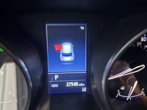 Used 2022 Toyota C-HR XLE image 37