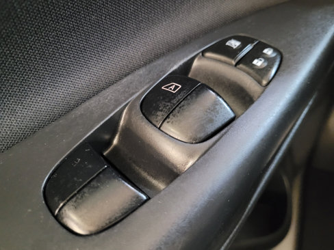 Used 2018 Nissan Sentra SV w/ Premium Package (P01) image 27