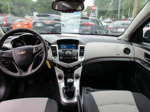 Used 2016 Chevrolet Cruze LS image 19