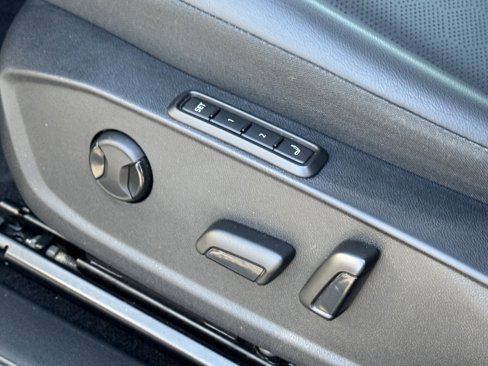 Used 2021 Volkswagen ID.4 Pro S w/ ID.4 Protection Package (IPT) image 17