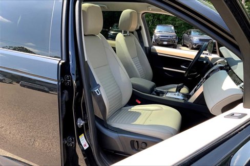 Used 2023 Land Rover Discovery Sport S image 7