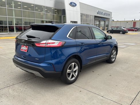 Used 2022 Ford Edge SEL w/ Convenience Package image 3