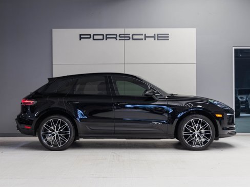 Certified 2024 Porsche Macan image 8