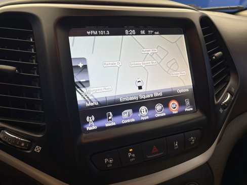 Used 2018 Jeep Cherokee Overland w/ Technology Group image 19
