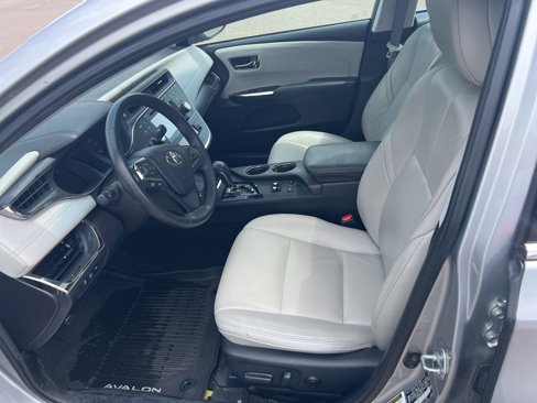 Used 2016 Toyota Avalon XLE Premium image 10