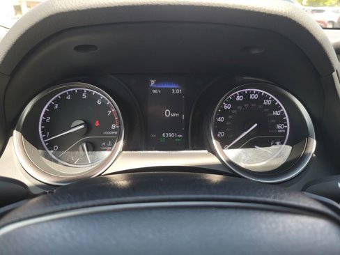 Used 2023 Toyota Camry SE image 18