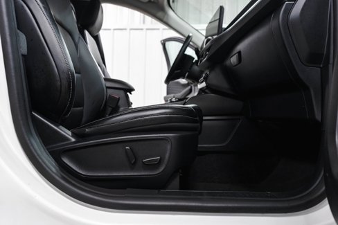 Used 2024 Ford Escape Platinum image 38