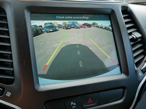 Certified 2019 Jeep Cherokee Trailhawk w/ Cold Weather Group image 28