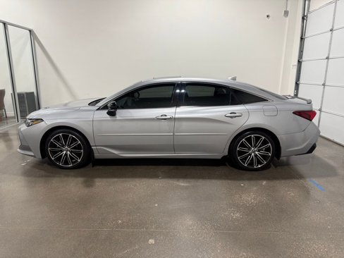 Used 2020 Toyota Avalon XSE image 8