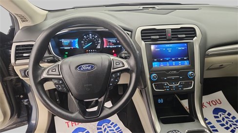 Used 2020 Ford Fusion SE image 14