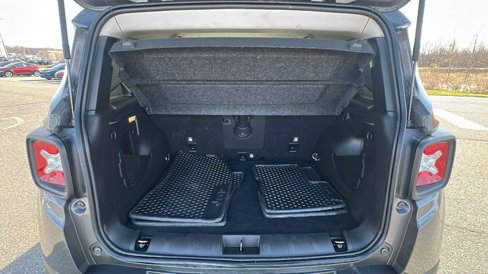 Used 2021 Jeep Renegade Latitude w/ Convenience Group image 21