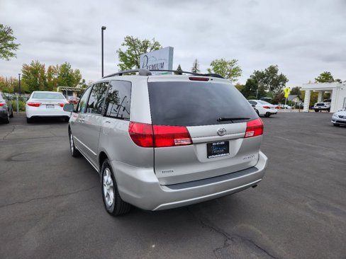 Used 2004 Toyota Sienna XLE Limited image 3
