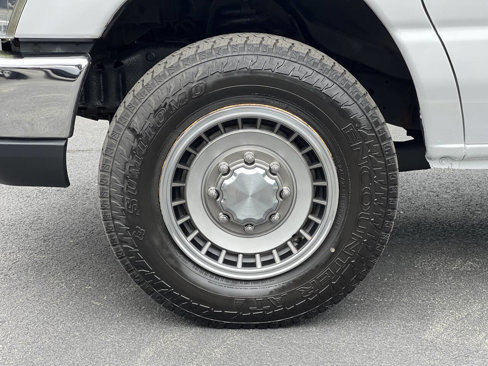 Used 2015 Ford E-350 and Econoline 350 Super Duty image 9