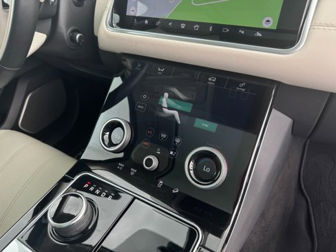 Used 2020 Land Rover Range Rover Velar R-Dynamic S image 31