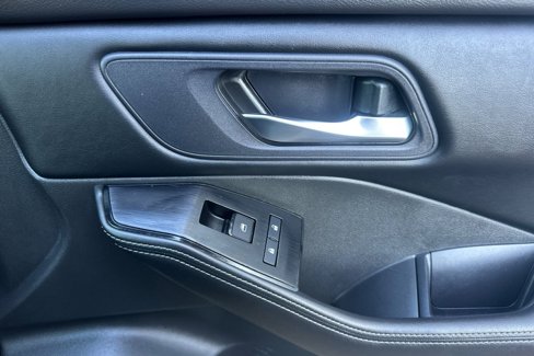 Used 2024 Nissan Rogue SV image 20